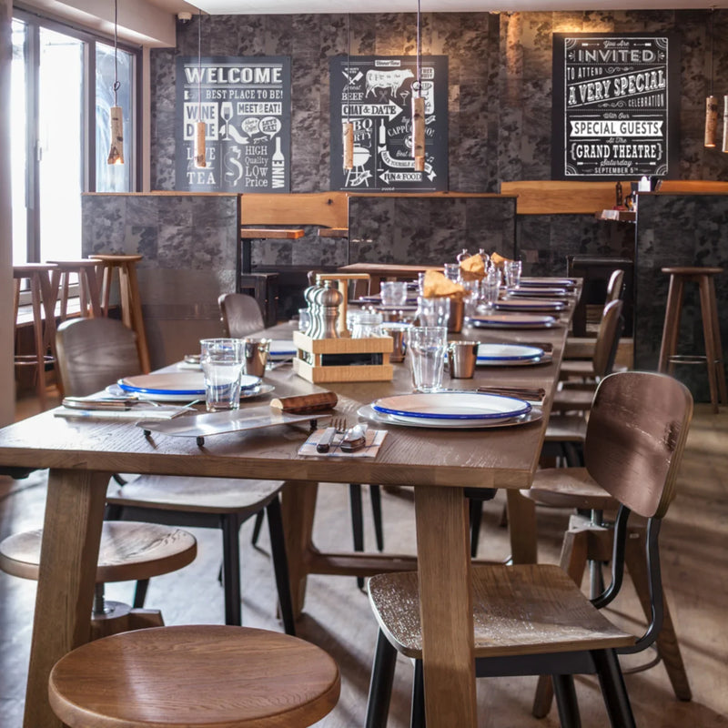 Kolekcja krzeseł Scola