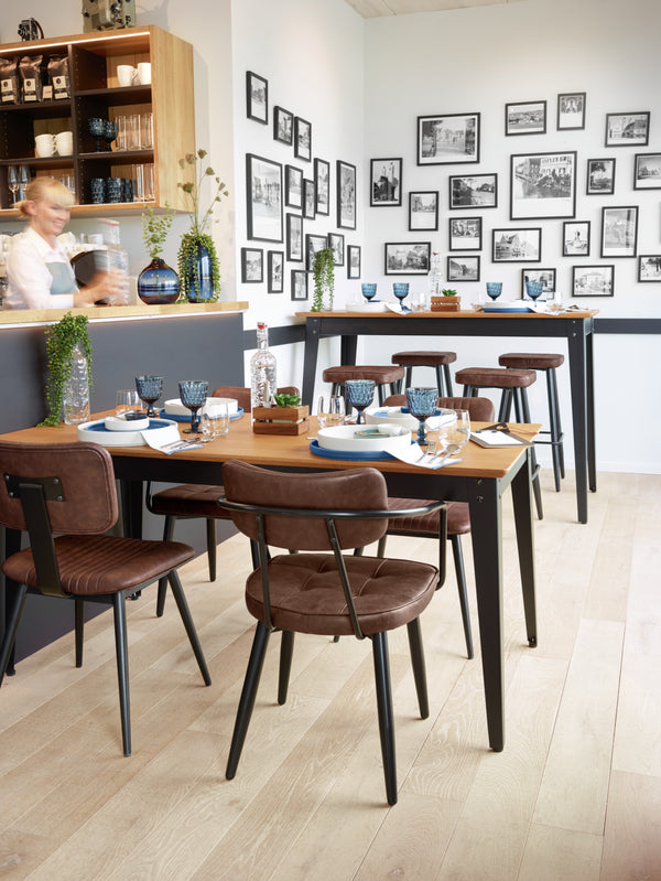 krzesło Casto z podłokietnikami; 54x59x81 cm (SxGxW); siedzisko brązowy, stelaż czarny; 2 sztuka / opakowanie