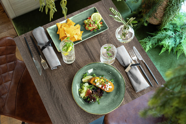 stelaż czarny; kwadrat