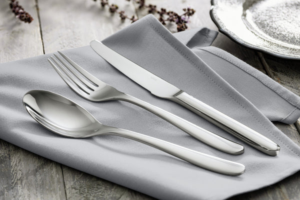 Jak dbać o sztućce i którą stal wybrać do gastronomii?