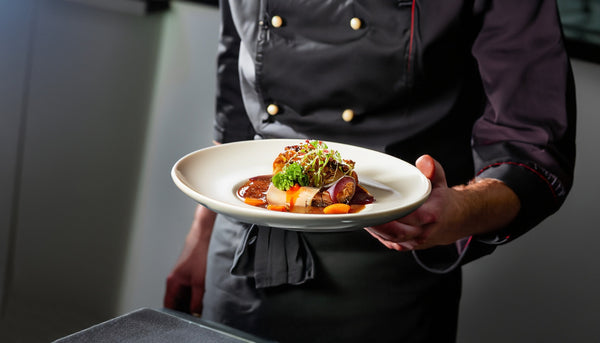 Odzież gastronomiczna dla alergików – jakie materiały wybrać?