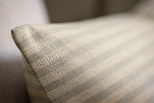 Dekokissenbezug Eda gestreift; 40x40 cm (SxD); jasny szary/beżowy