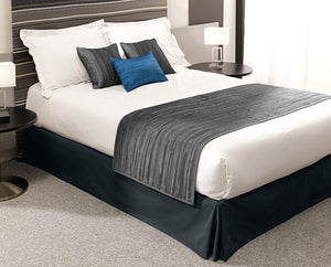 bieżnik łóżkowy Palmito; 65x135 cm (SxD); szary; prostokątny