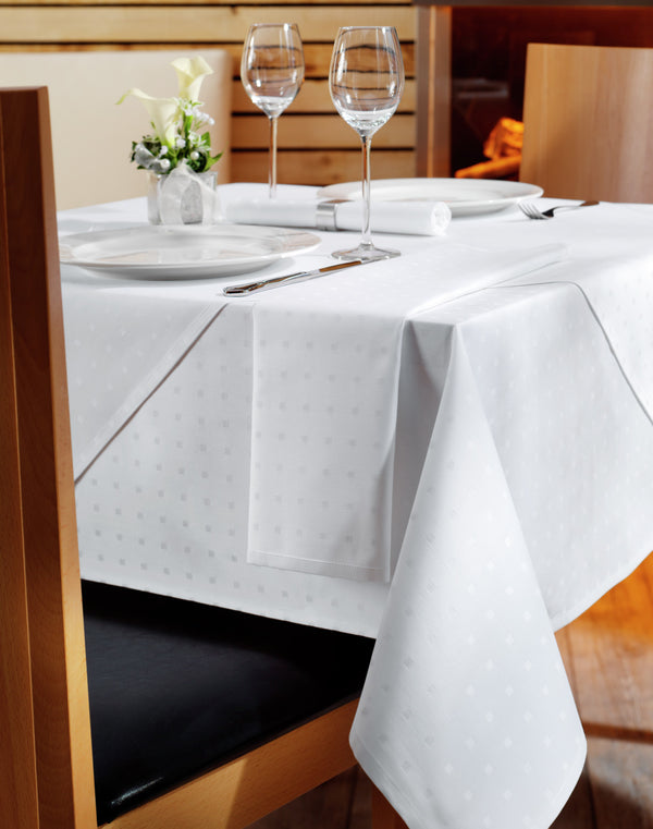 obrus Sinnend prostokątny; 130x250 cm (SxD); biały; prostokątny