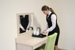 Damska kamizelka kelnerska dla uczennicy + haft szkoły gratis